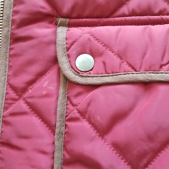 Quilted Zip Up Vest, Dark Red - Picture 4 of 7